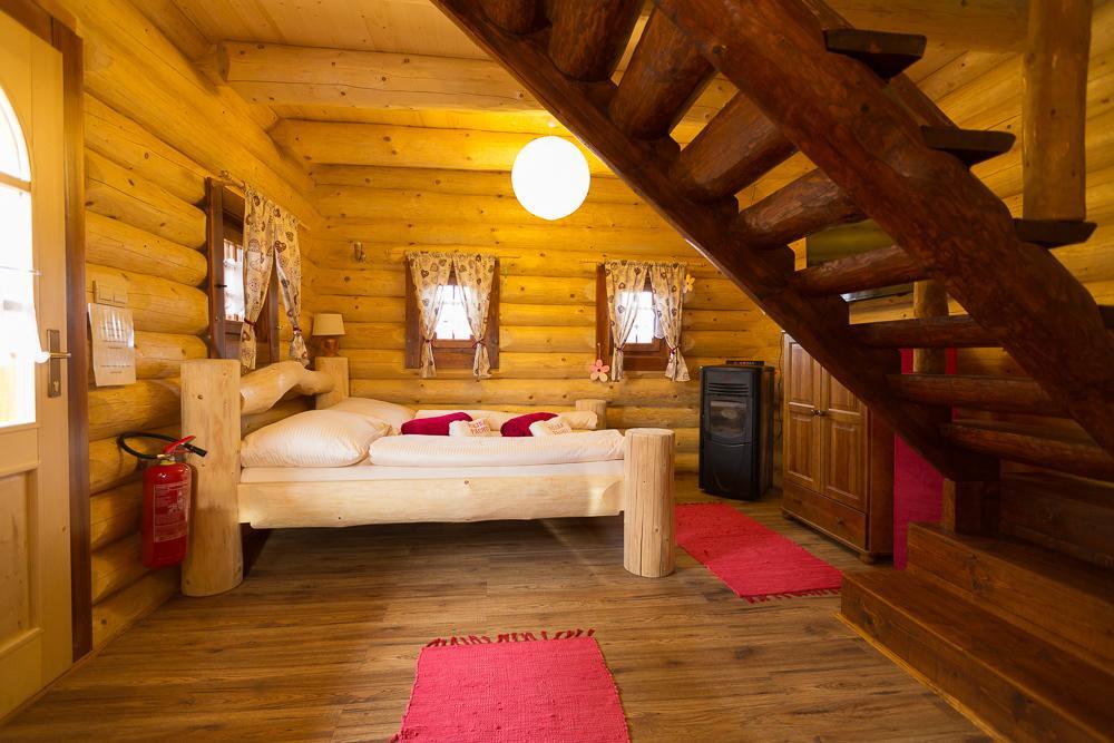 Ubytovanie Koliba Pacho - Zrub Jolanka Prievidza Zimmer foto