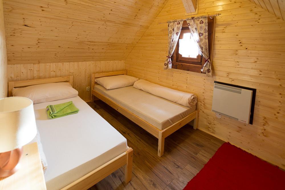 Ubytovanie Koliba Pacho - Zrub Jolanka Prievidza Zimmer foto